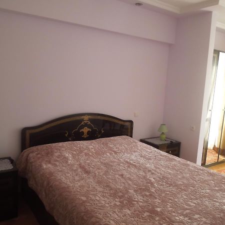 Nellie'S Apartment บาทูมิ ภายนอก รูปภาพ