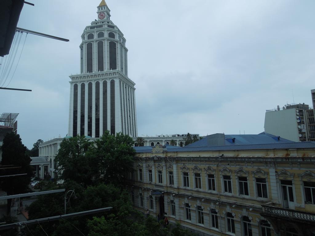 Nellie'S Apartment บาทูมิ ภายนอก รูปภาพ