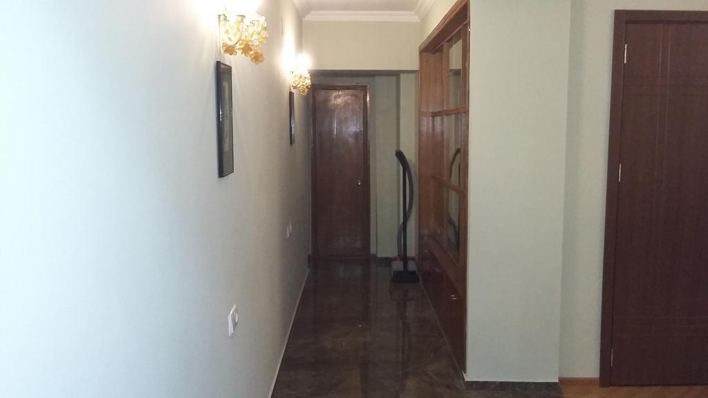 Nellie'S Apartment บาทูมิ ภายนอก รูปภาพ
