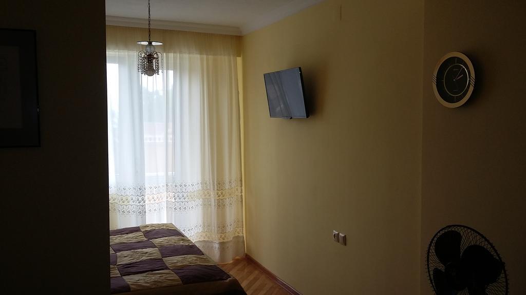 Nellie'S Apartment บาทูมิ ภายนอก รูปภาพ