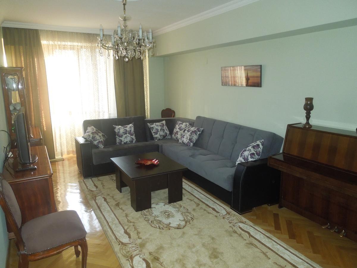 Nellie'S Apartment บาทูมิ ภายนอก รูปภาพ