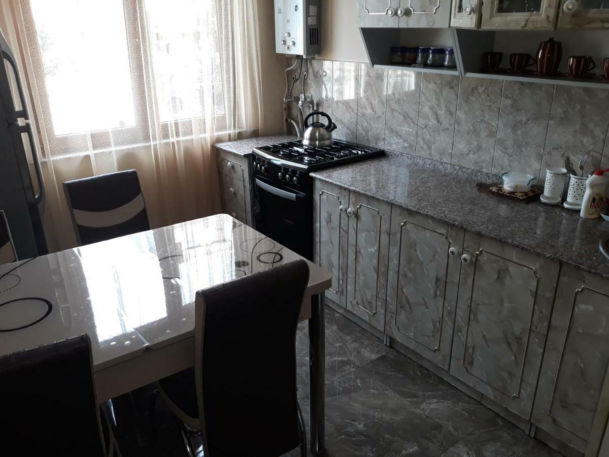 Nellie'S Apartment บาทูมิ ภายนอก รูปภาพ